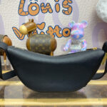 Louis Vuitton Low Key Bumbag M11429 Black